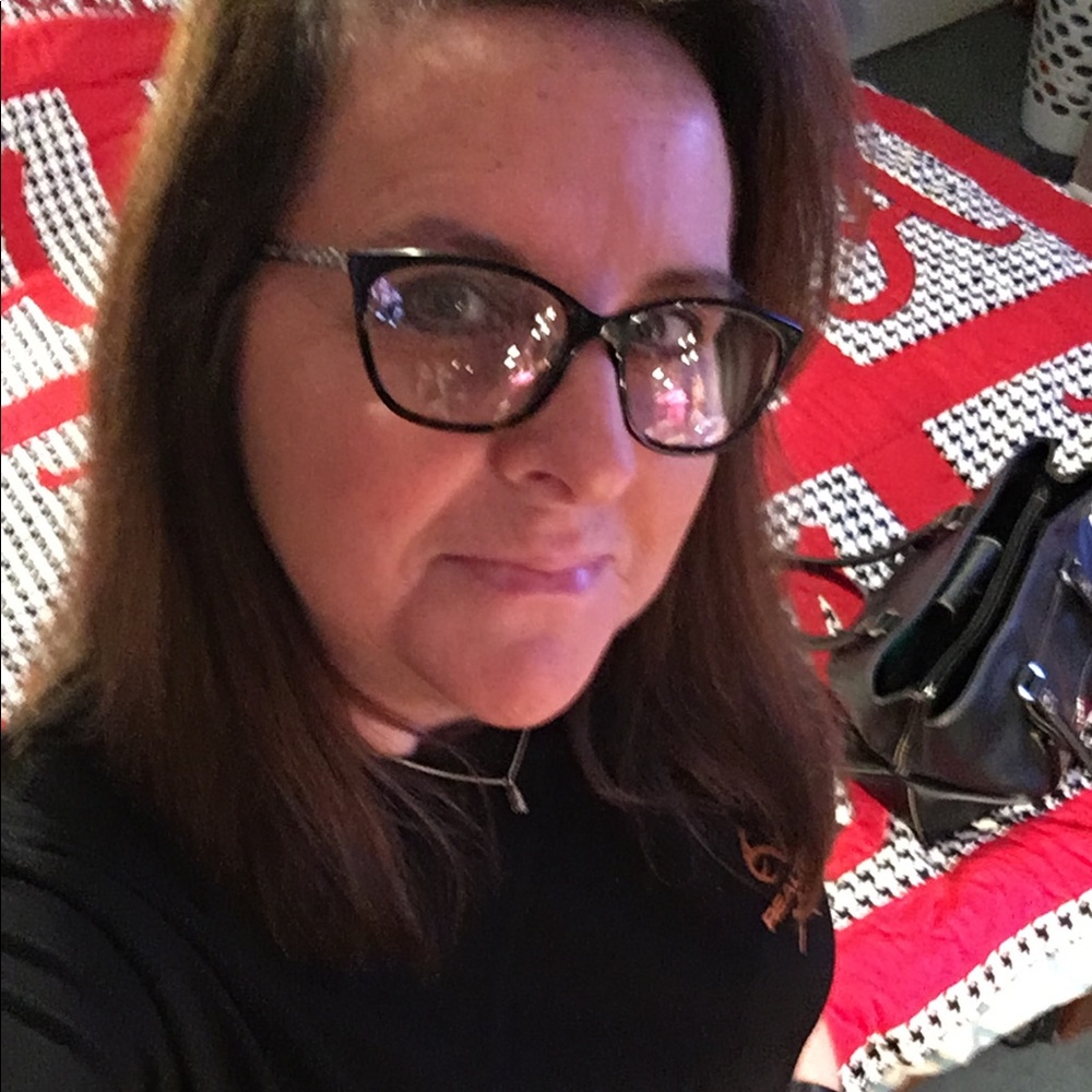 Meet your Posher, Sharon